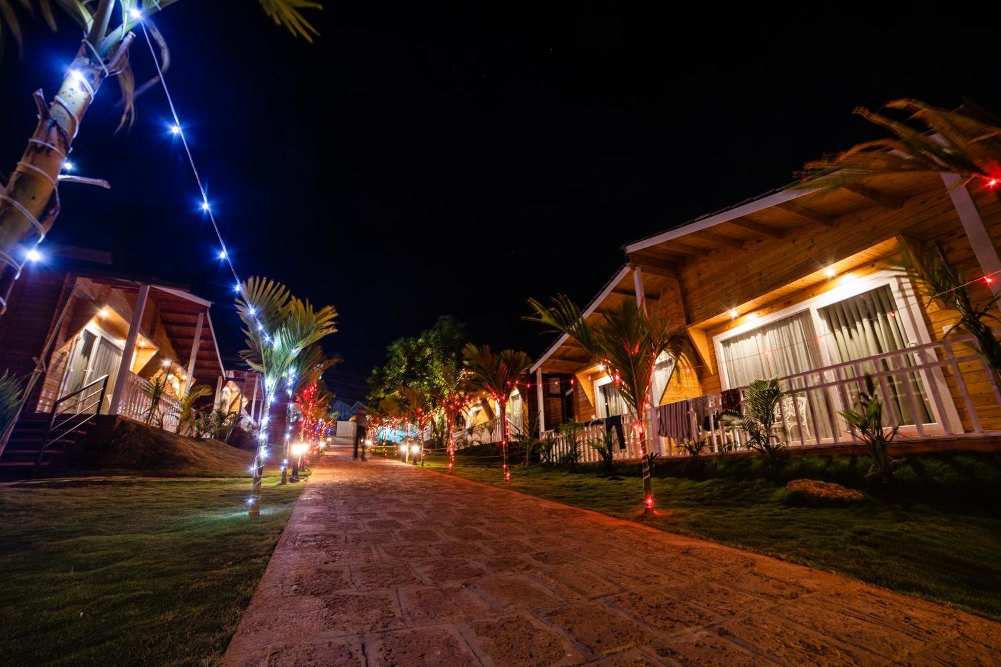 Dallas The Beach Front Resort Goa Velha Exterior foto